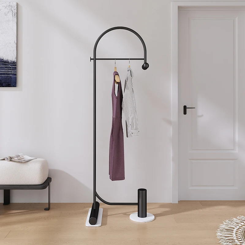 Простая угловая вешалка для пальто в спальню без покрытия зоны вешалки одежды