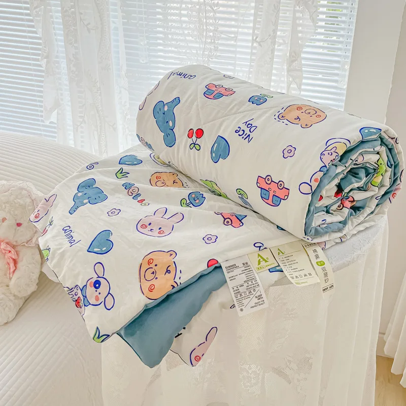 

Одеяло детское Двухслойное из моющейся хлопковой ткани