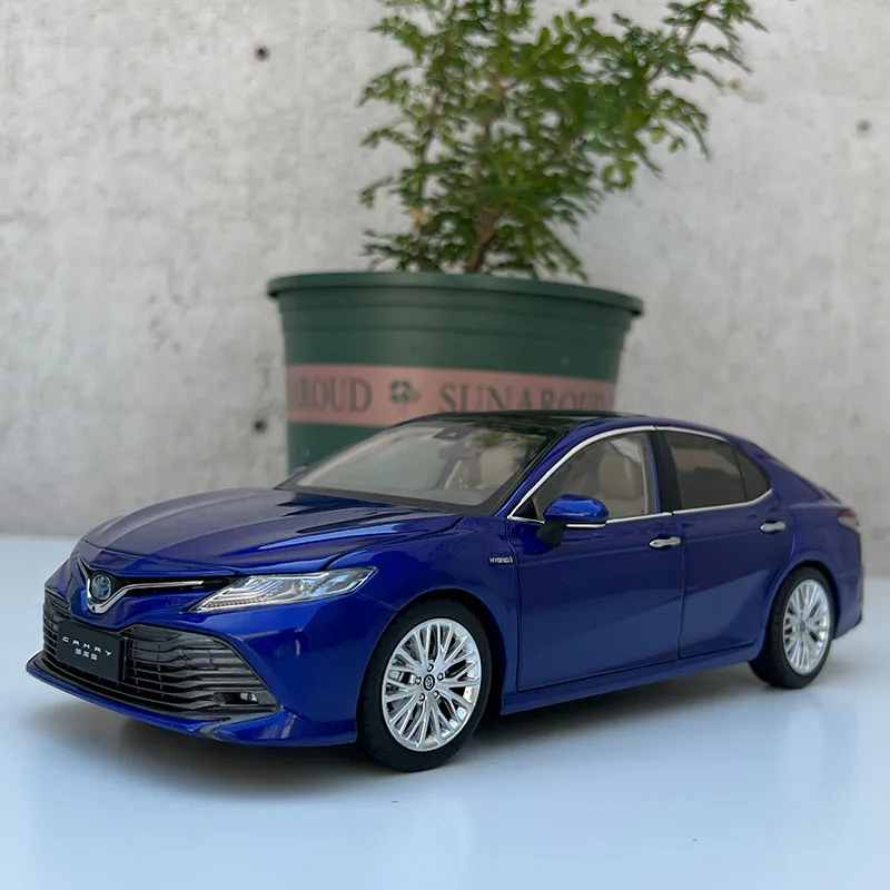 Фото Оригинальная модель 1:18, Toyota Camry 2018-2021, литая модель автомобиля для демонстрации, подарков и коллекций. №5