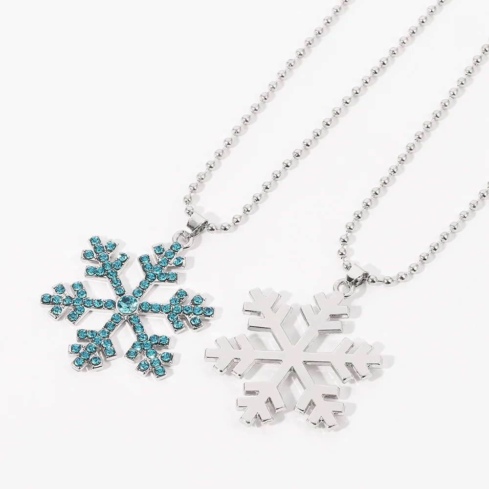 Цепочка с подвеской в виде снежинки со стразами