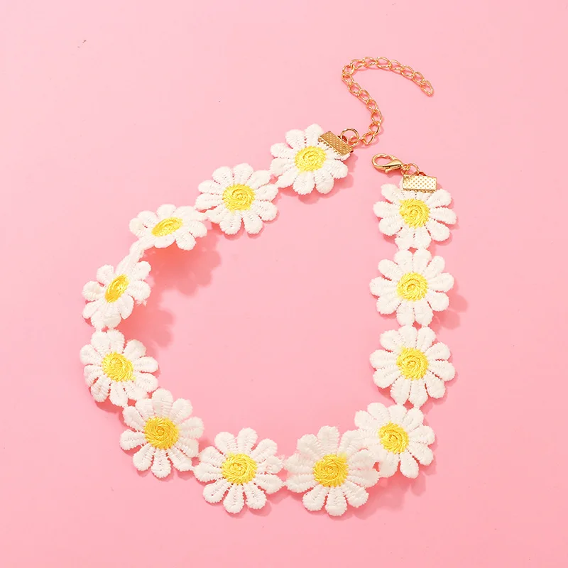 

KPOP Daisy Element Gilrs Torques Jewelry Necklace for Women