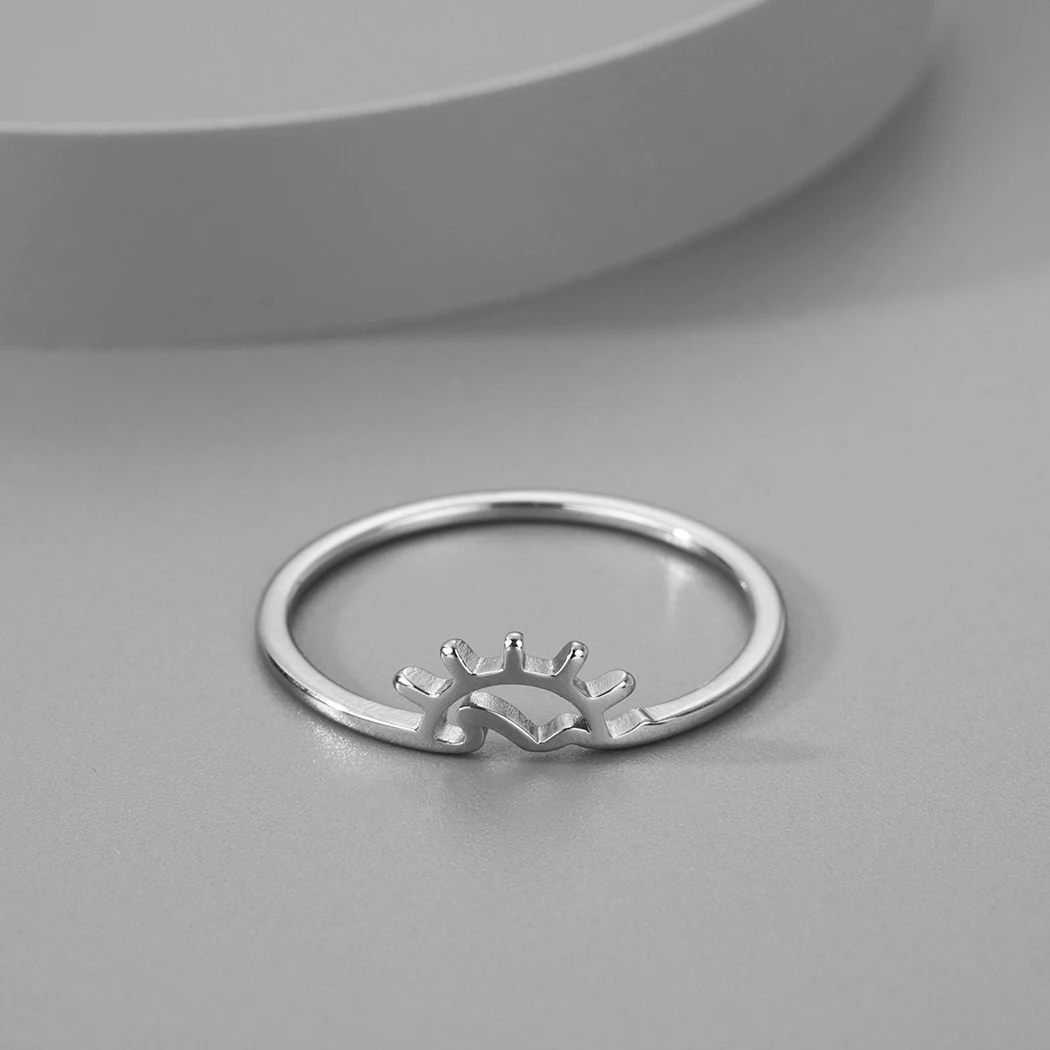 Женское кольцо средней длины из нержавеющей стали |