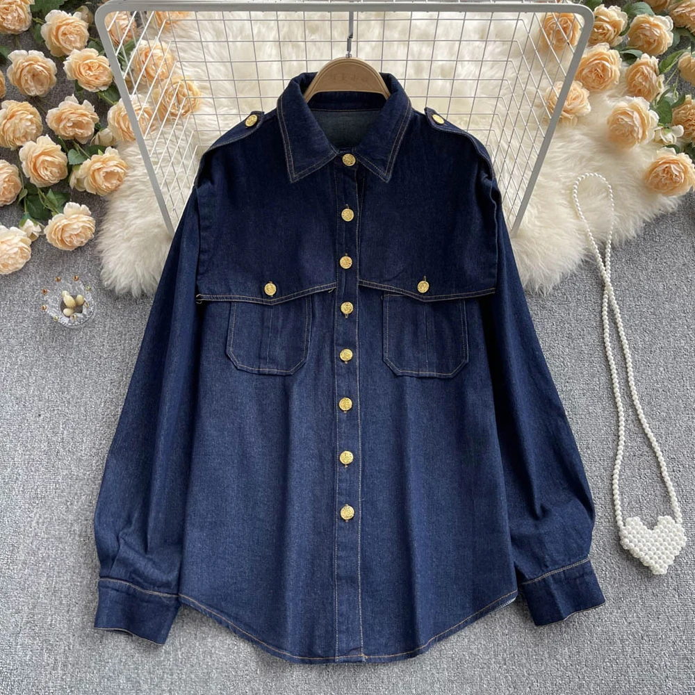 

SuperAen Новая модная дизайнерская джинсовая рубашка с карманом и отложным воротником для женщин, весна 2022, новинка, Ретро стиль, свободное, уни...