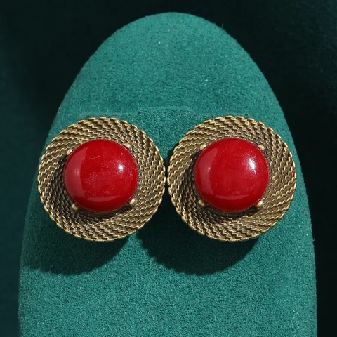 Серьги-гвоздики LOVE GREEN LIVE GREEN из красного камня