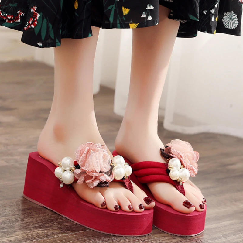 

шлепанцы женские тапочки женские шлепки женские летние сандалии женские тапочки домашние женские тапочки домашние Женские шлепанцы с жемчугом, на толстой подошве, на танкетке, в Корейском стиле, для отдыха и туризма