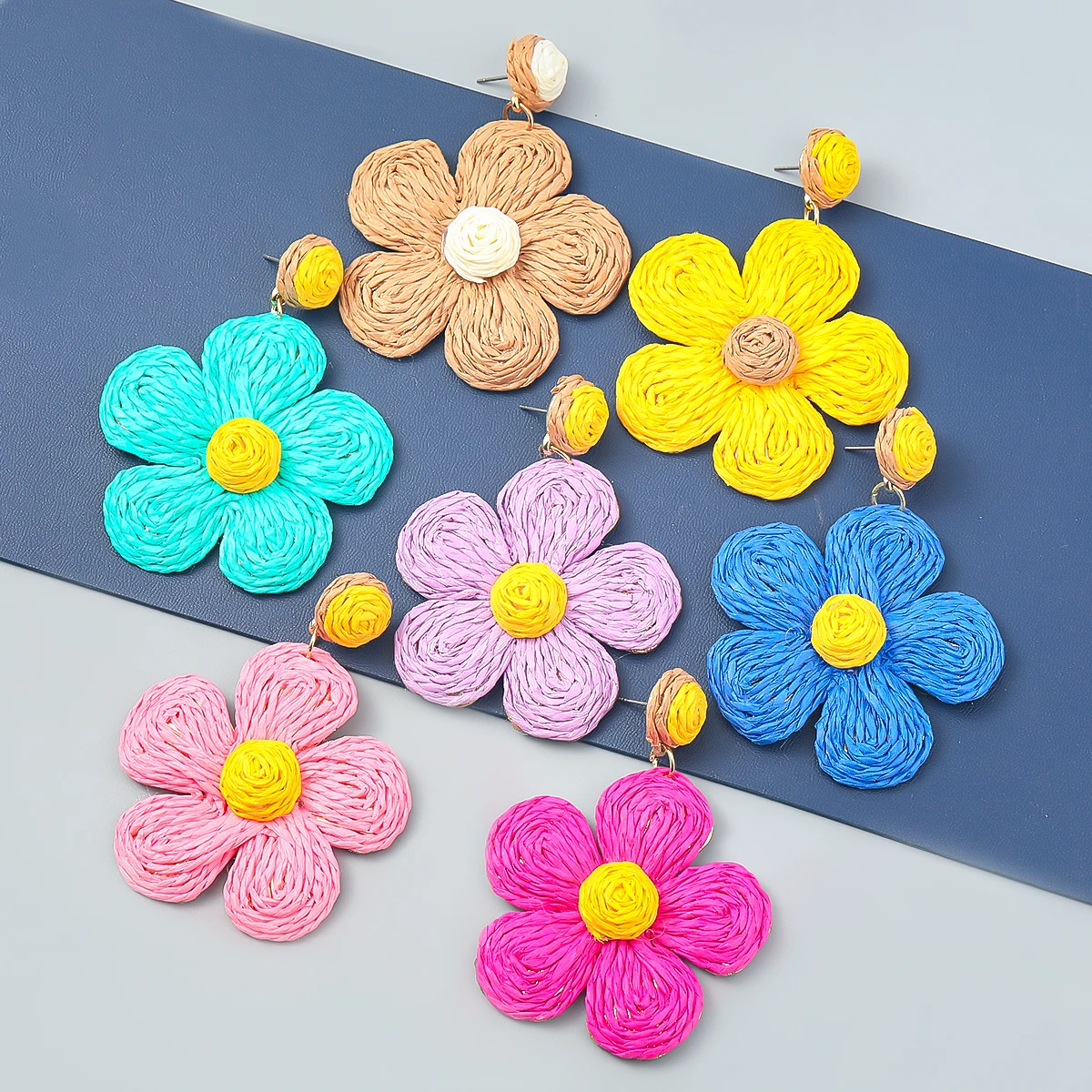 

2023 Summer Fashion Metal Raffia Floral Earrings for Women's Colorful Popular Exaggerated Pendant Earrings Party Accessories
