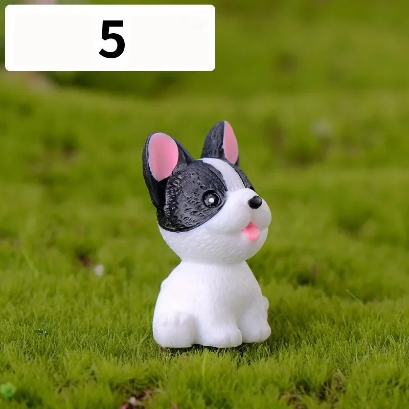 

Миниатюрная фигурка собаки из смолы