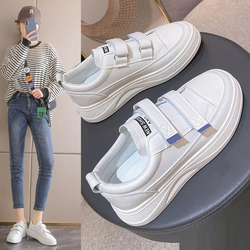 

Spring New Korean Ins Fashion Magic Button Thick Soled Shoes
