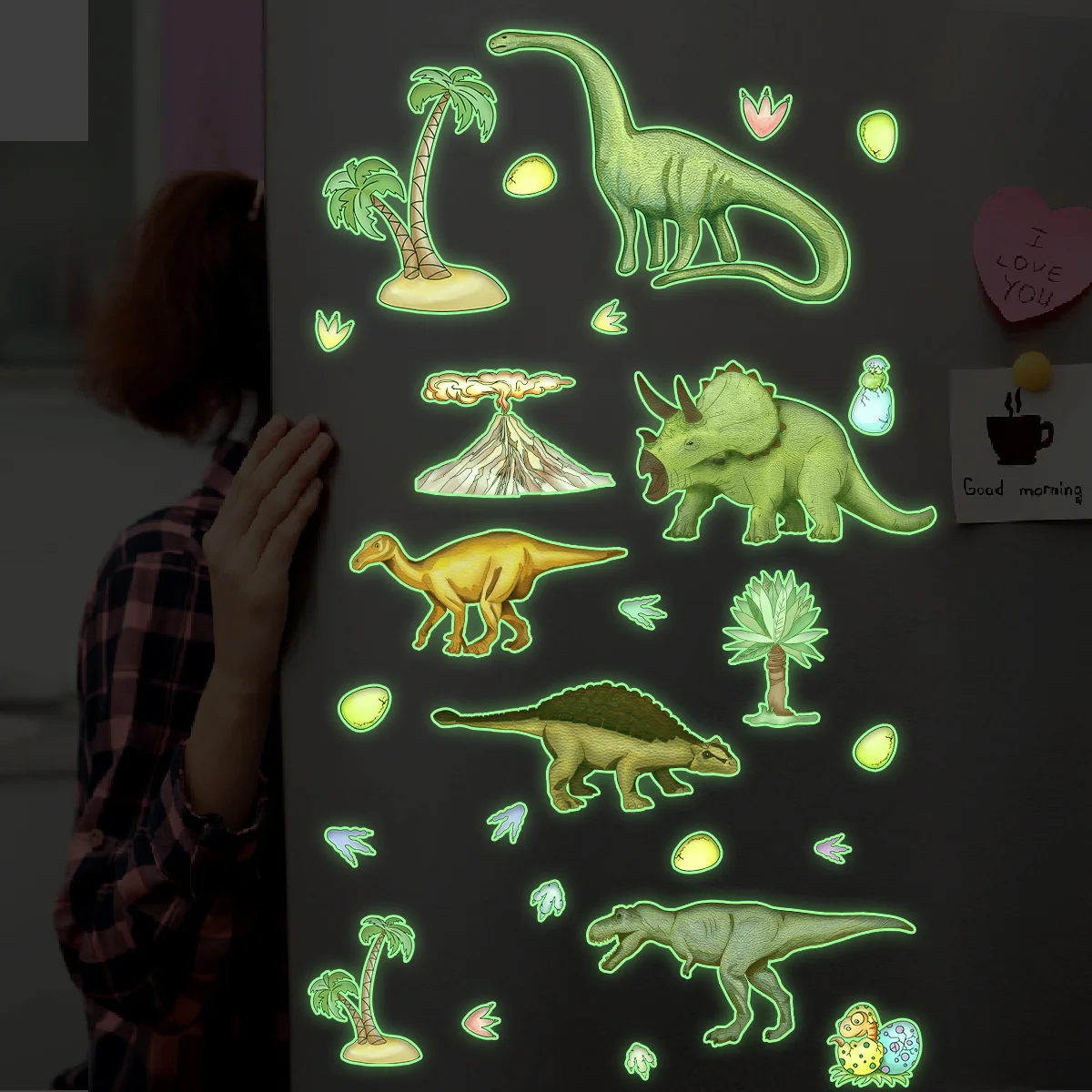 

Детские светящиеся наклейки на стену в виде динозавра