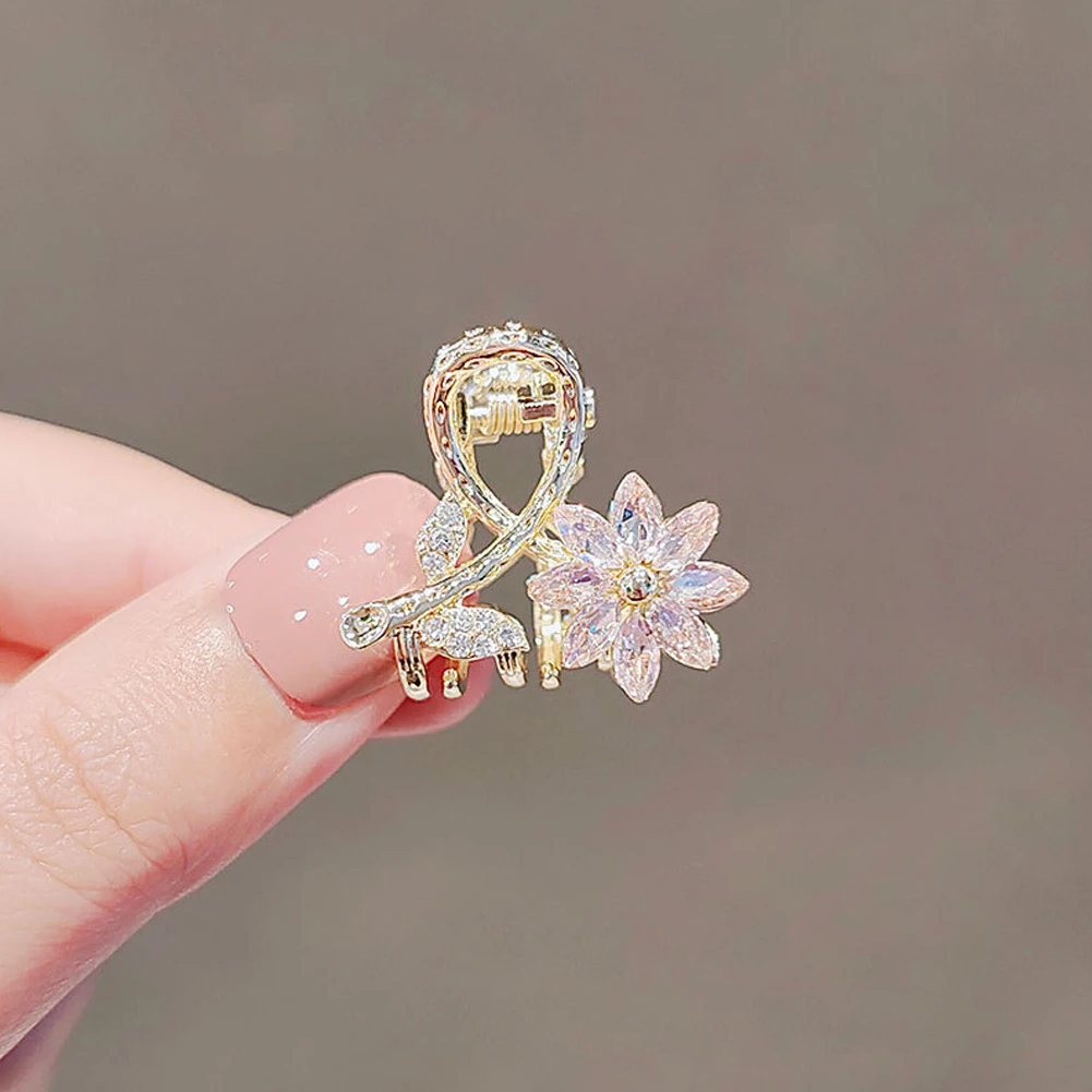 

Shining Crystal Flower Shape Hair Clip For Hair Alloy Accessories For Girls For Dancing With Bangs Clip Shark Clip