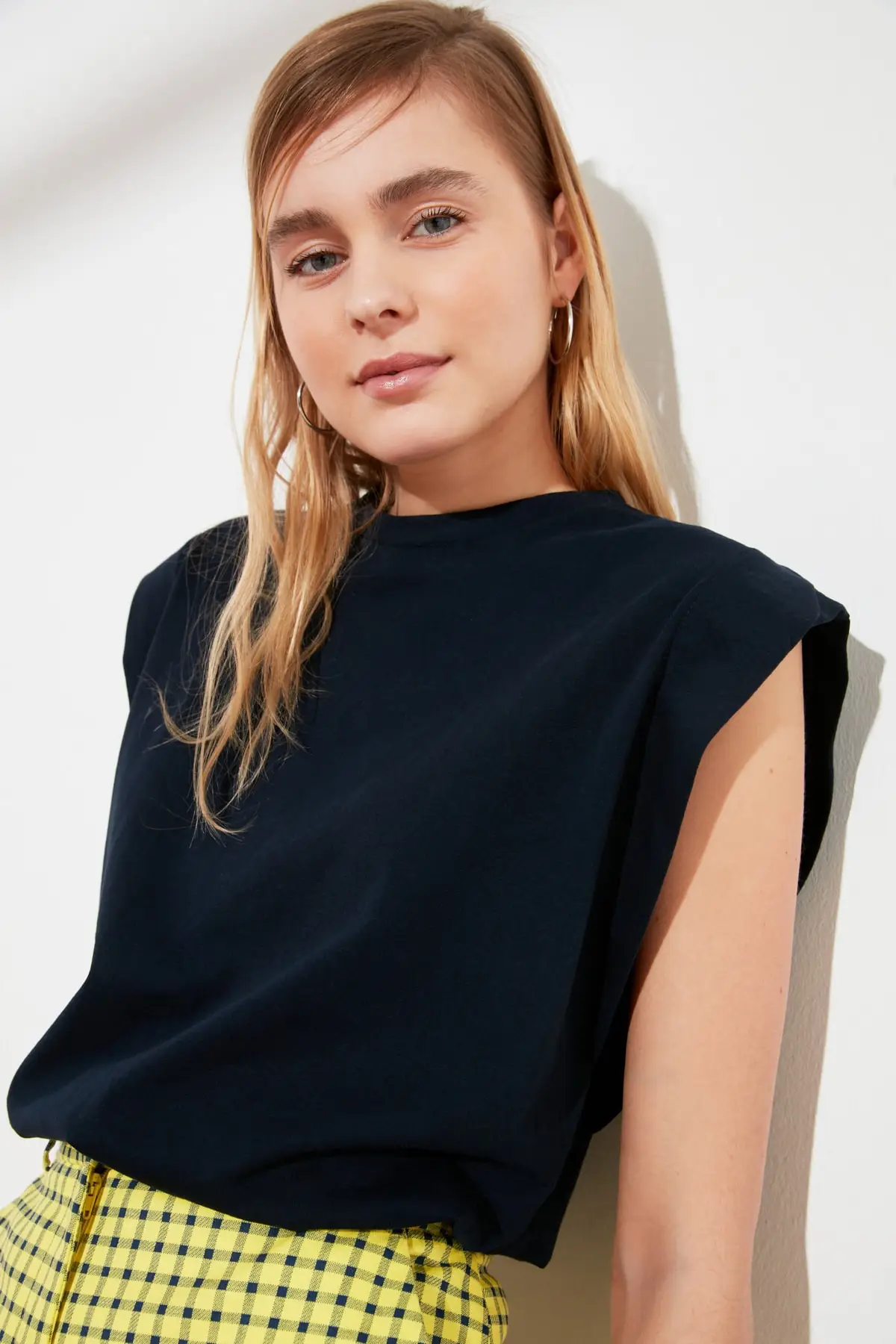 

Трикотажная футболка без рукавов, базовый кроп-топ