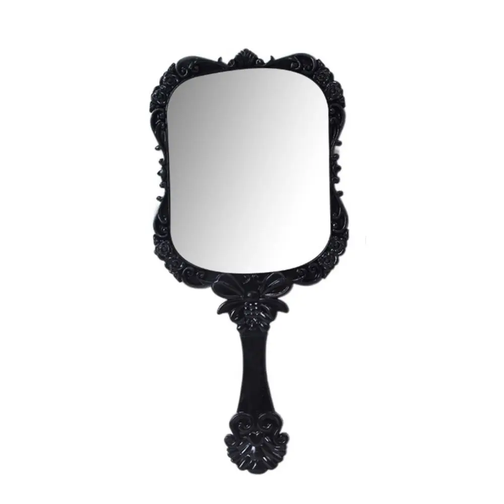 

Косметическое зеркало с узором бабочки