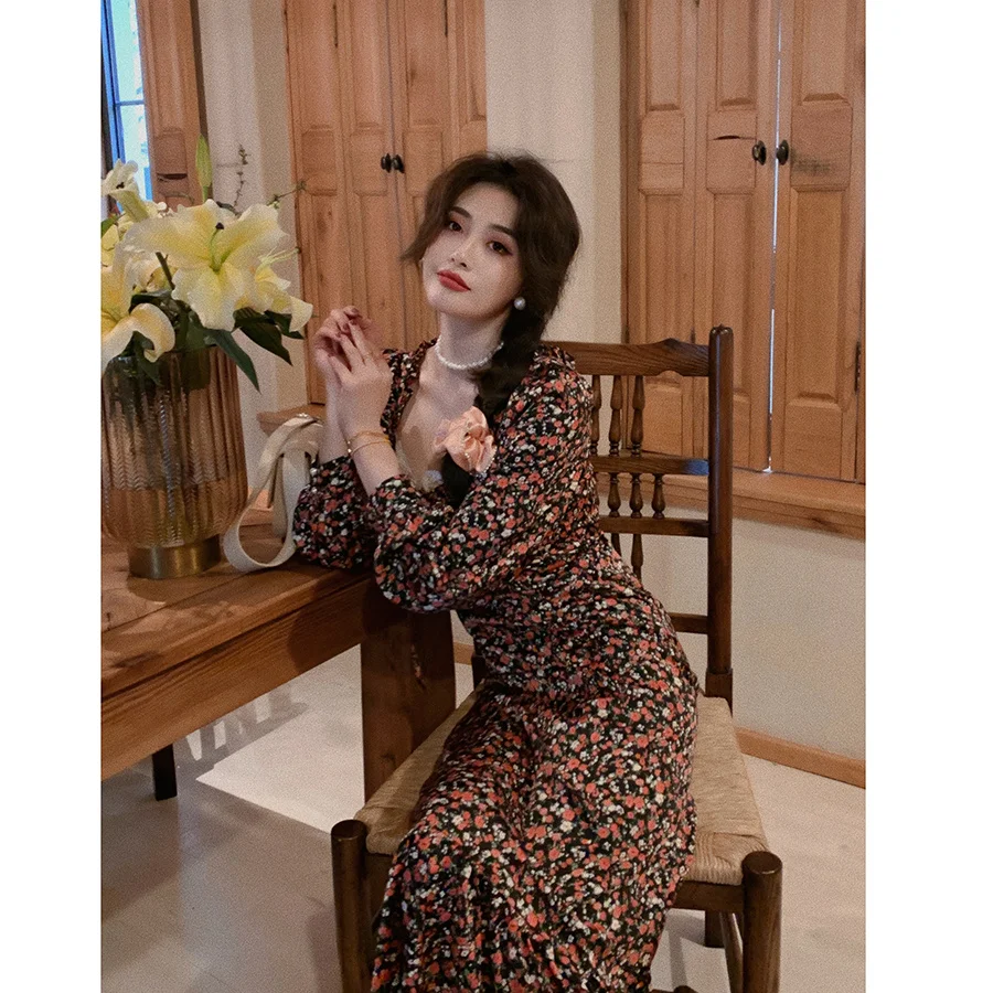 

Французское классическое двухцветное платье