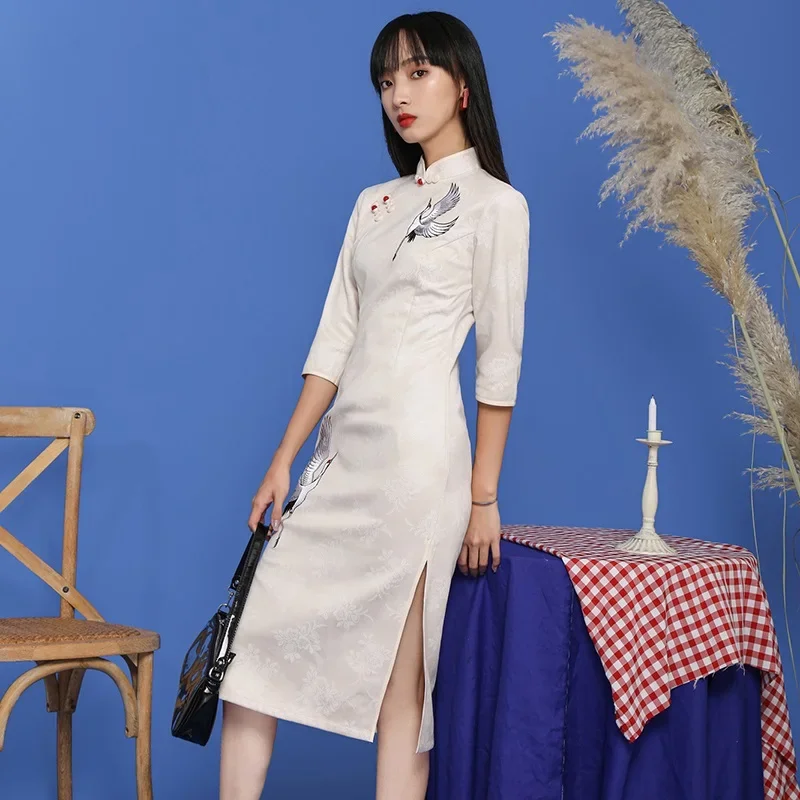chinńska tradycyjna sukienka Cheongsam rękaw trzy czwarte haft żuraw podział Qipao moda w stylu vintage odzież damska 2024 12012