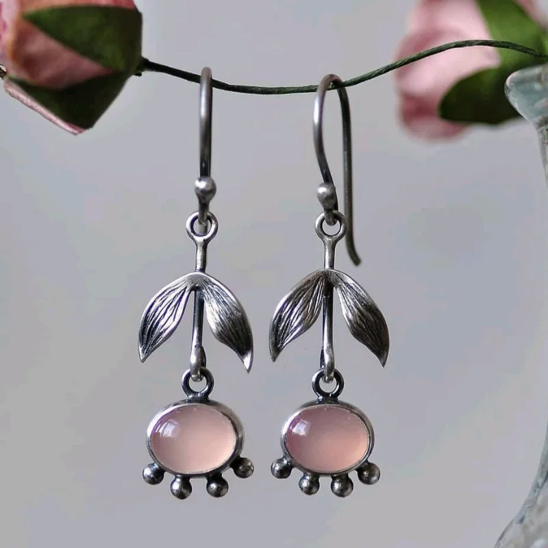 

Vintage Silver Color Super Long Metal Carved Leaf Earrings Fashion Simple Women Pink Moon Stone Pendant Temperament Jewelry