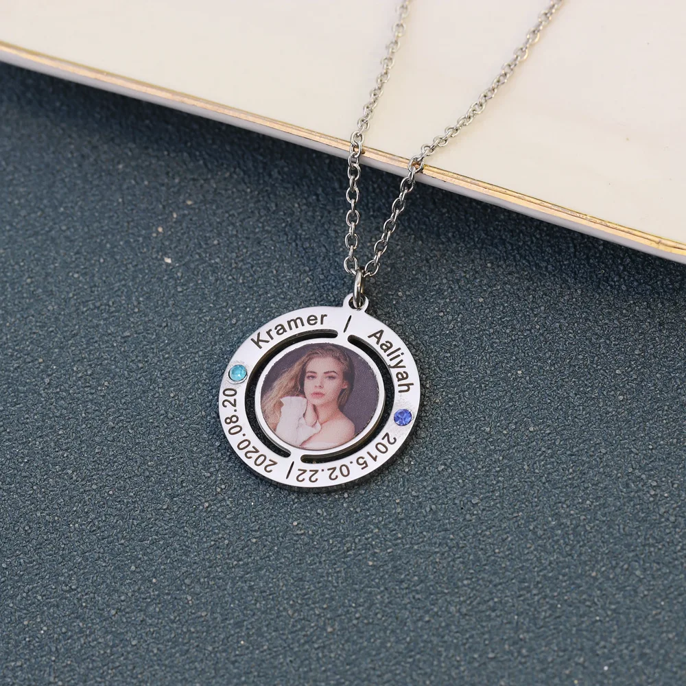 LU Round Laser lettering Color Photo Pendant Personalized Customized Name Family Couple Photo Necklace Gift