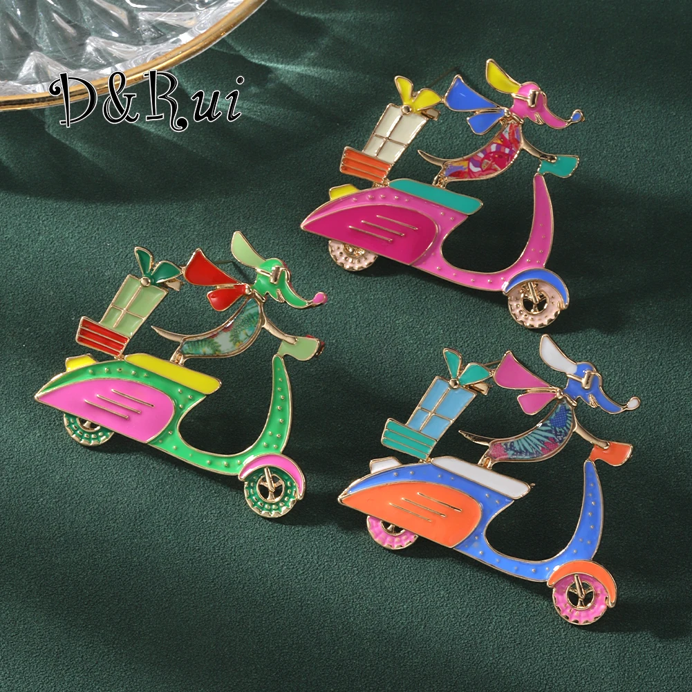 

D&Rui New Pink Enamel Pet Dog Bike Brooch Pin Cute Things Women Accessories Brooches for Women's Clothing 2023 Graduation Gift