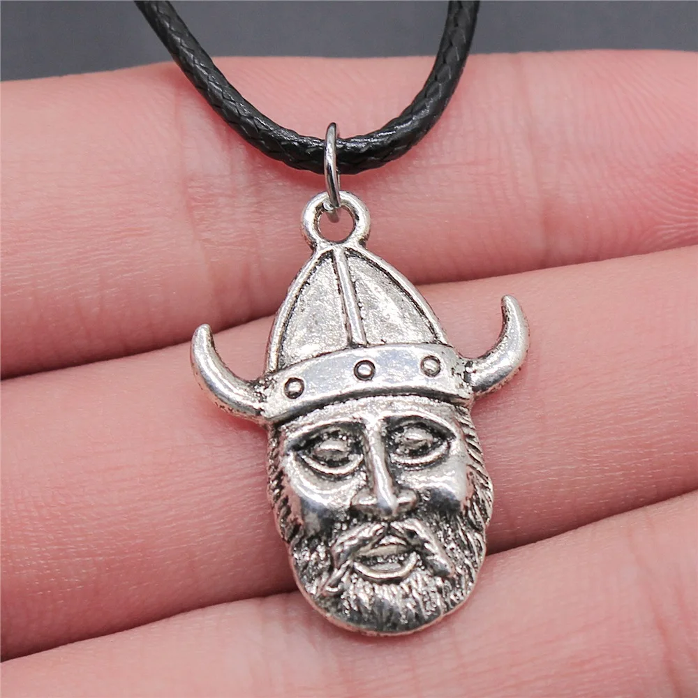 

Прямая поставка, подвеска в античном стиле серебряного цвета 28x20 мм, подвеска в виде стариков викингов из искусственной черной кожи на верев...