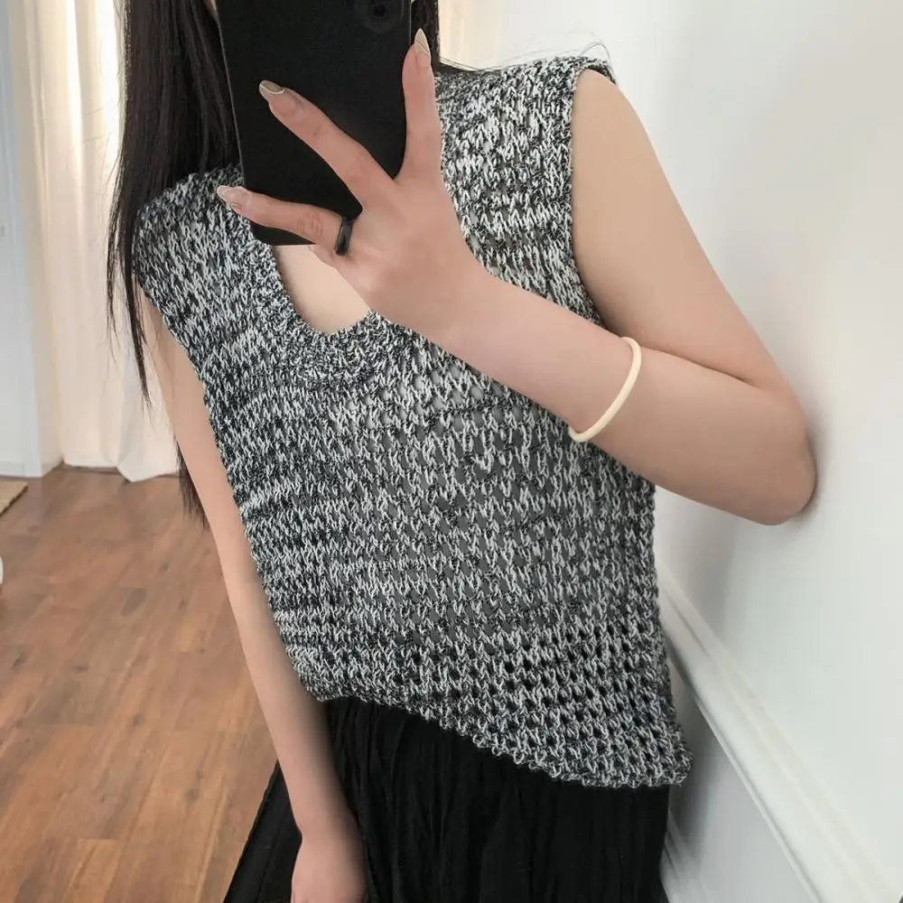 Повседневный свитер с V-образным вырезом без рукавов