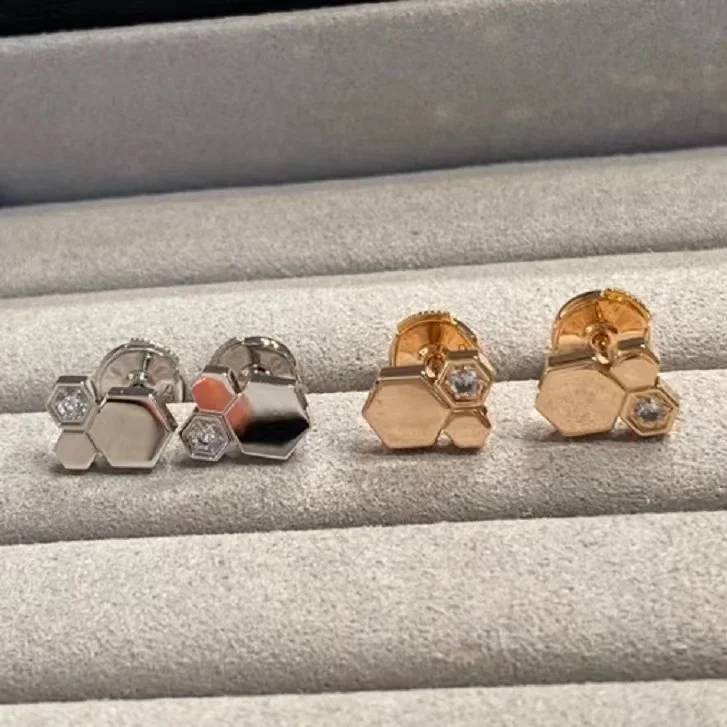 

Женские серьги из серебра 925 пробы, с фианитом
