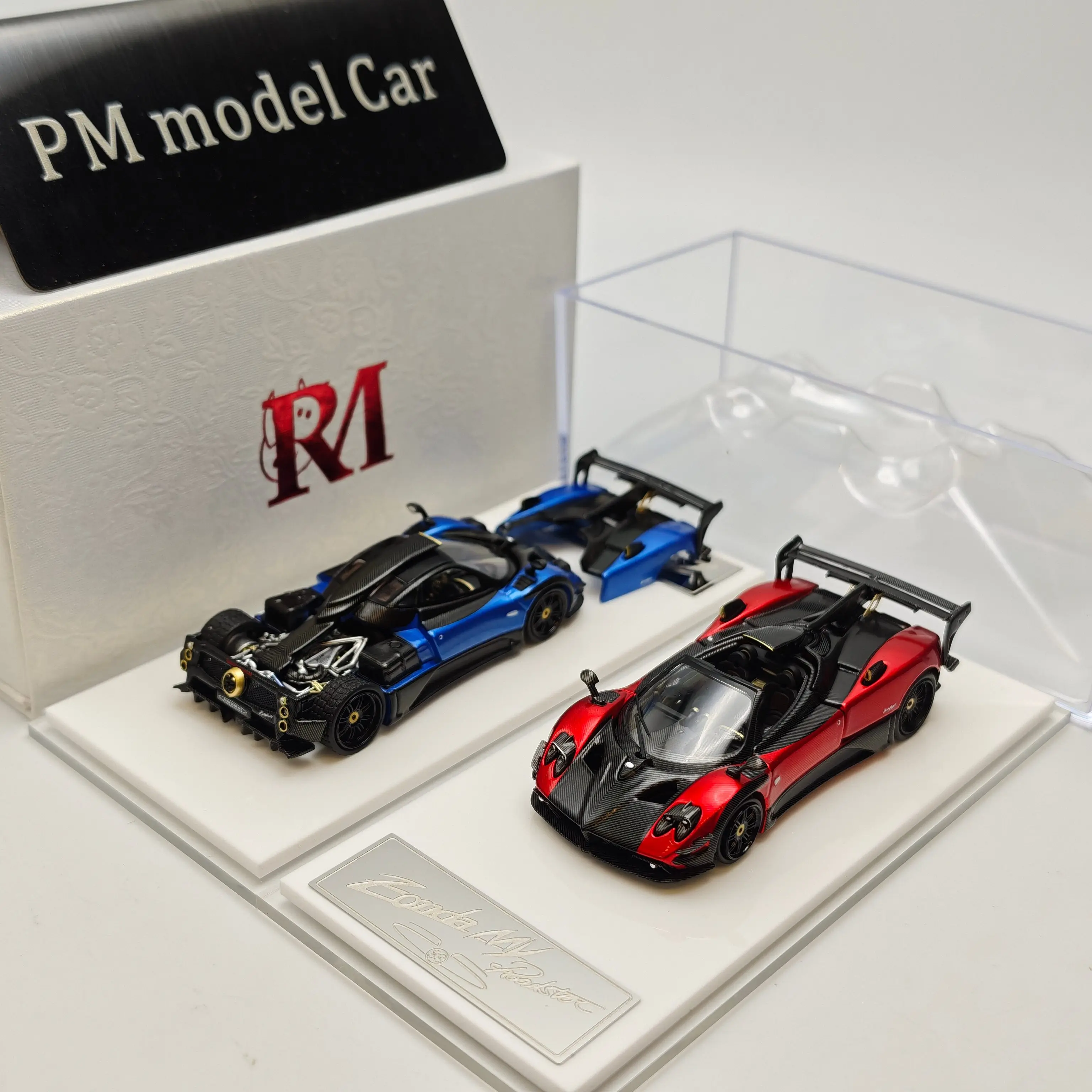 Фото Коллекционная модель автомобиля RM Model 1:64 Pagani Zonda 760 MY Roadster, красно-синий кабриолет, открывающийся, из литого сплава, подарок №1