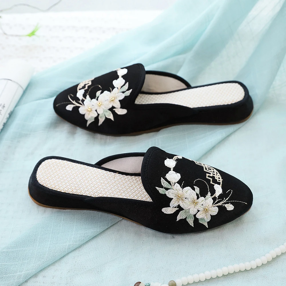 

YourSeason Ladies Satin Cotton Embroidered Pointy Toe Flat Mules Shoes Women Comfortable Soft Summer Chinese Style Slippers