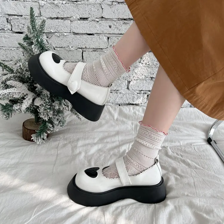 

2022 Casual Ladies Outdoor Casual Lolita Shoes Comfortable 35-39 Solid Color Love Line Velcro Flat Middle Heel Ladies High Heels