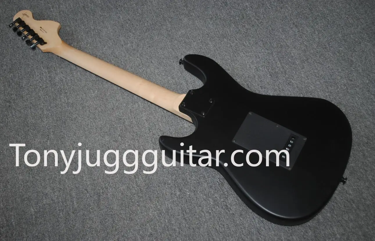 Фирменная матовая черная электрогитара с надписью Jim Root Strat большая головка