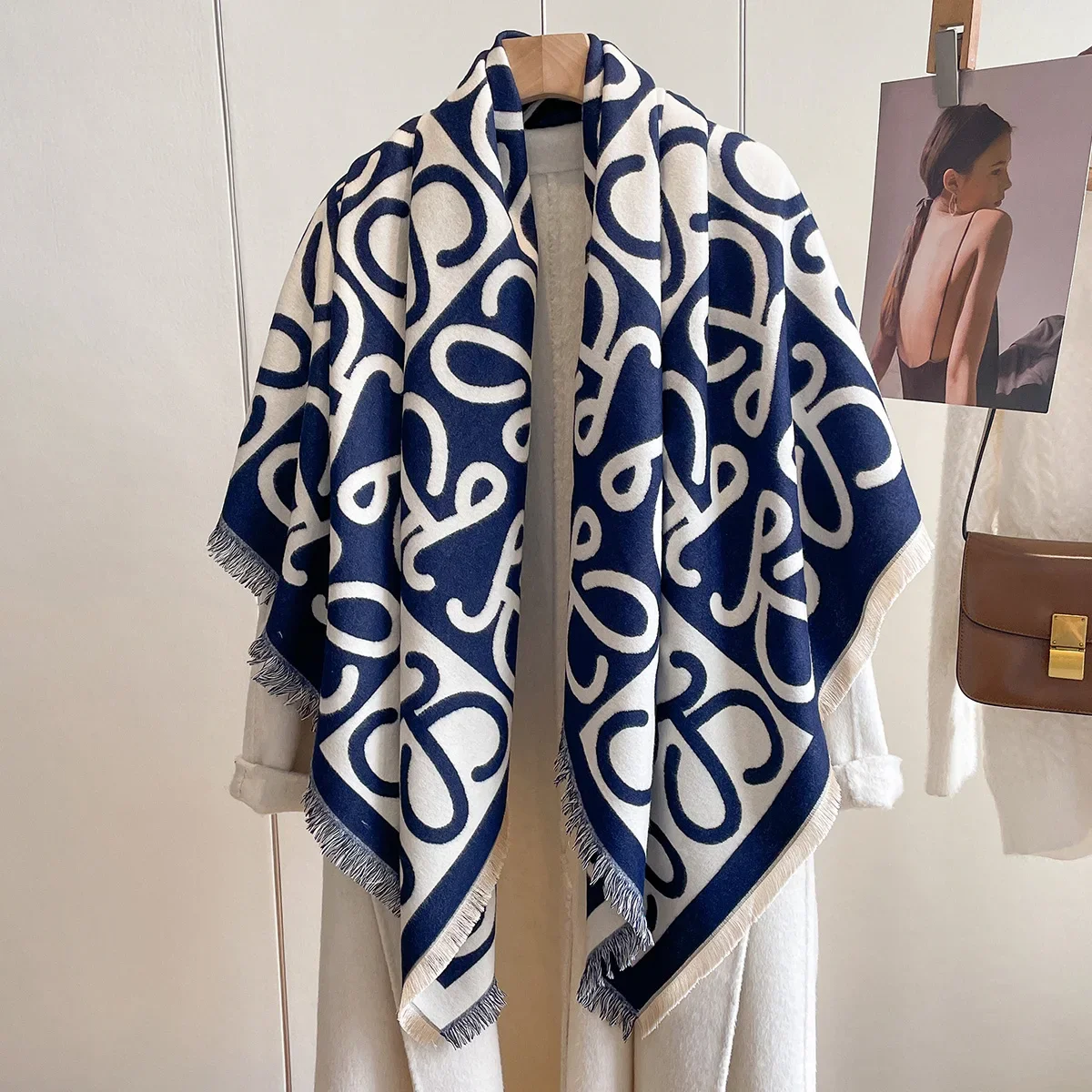 

2024 New Cashmere Print Scarf Luxury Women Warm Thick Winter Pashmina Stoles Bufanda Design Shawl Wraps Travel Blanket Echarpe