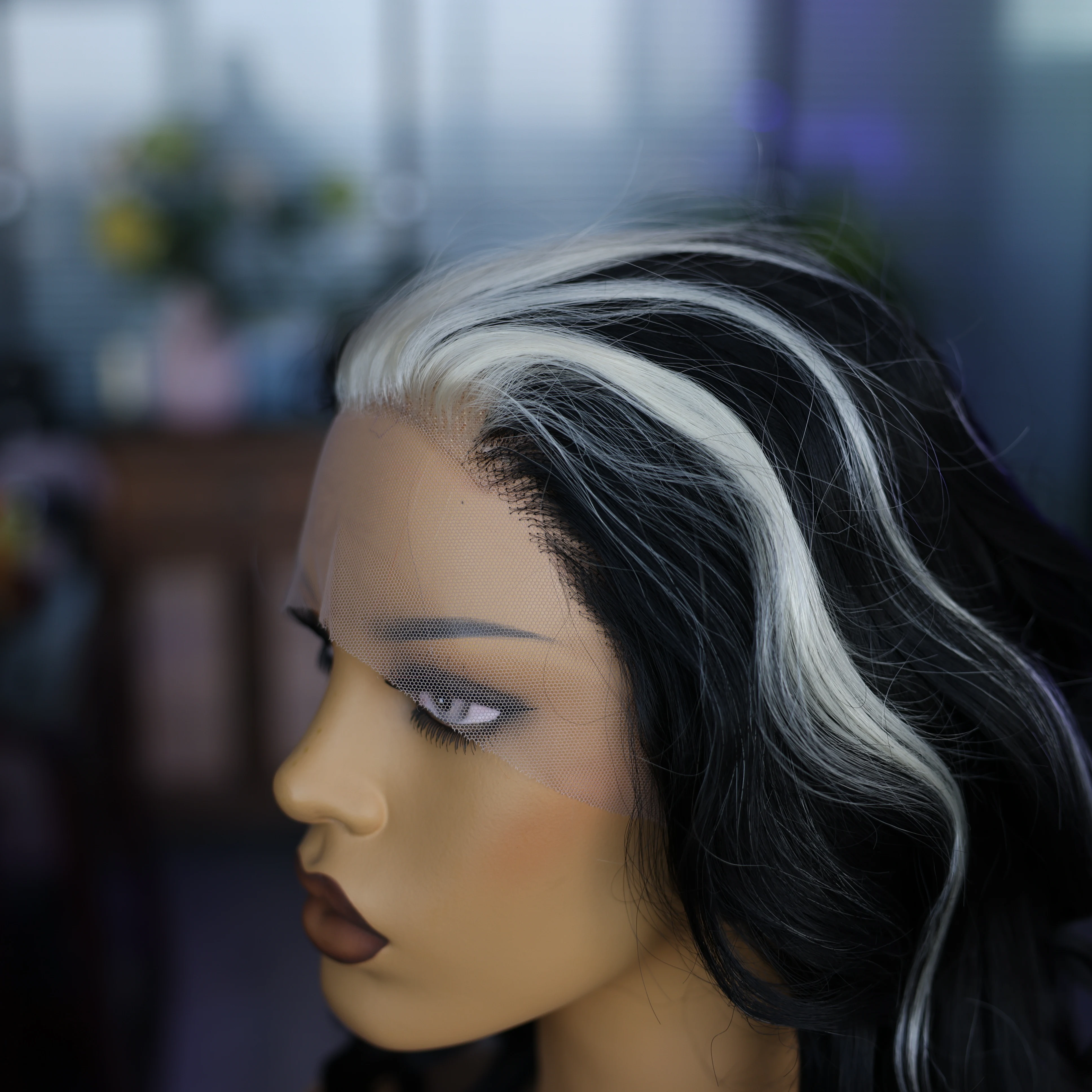 Черно-белый синтетический длинный волнистый парик передняя кружевная сетчатая