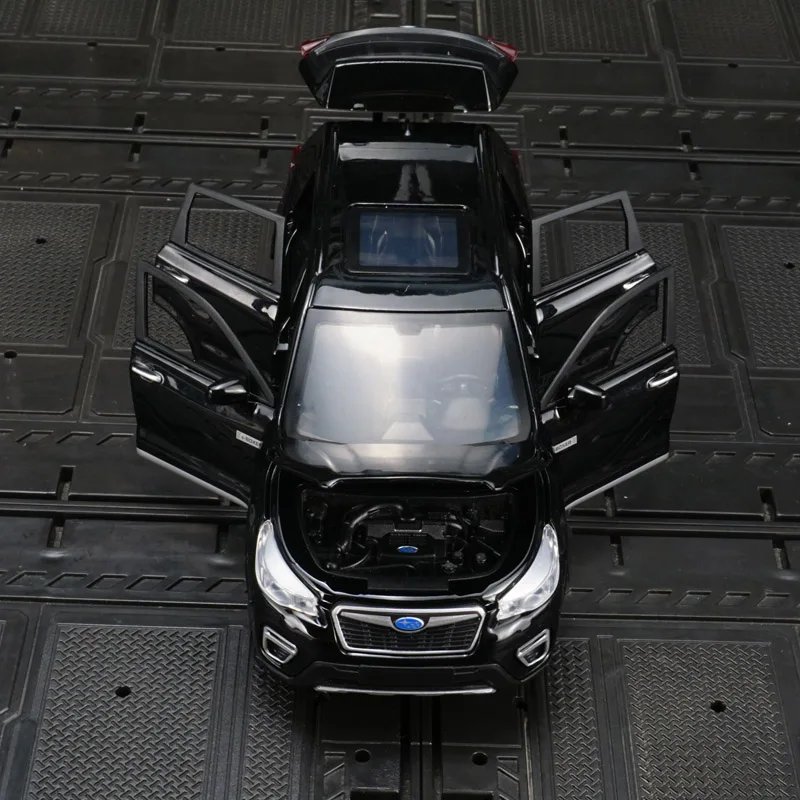 Модель автомобиля Subaru 1:30 из сплава, с открывающимися дверями с обеих сторон, а также открывающимися передним капотом и дверью багажника. (art.: 3920d4eccbbdb) - 3920d4eccbbdb