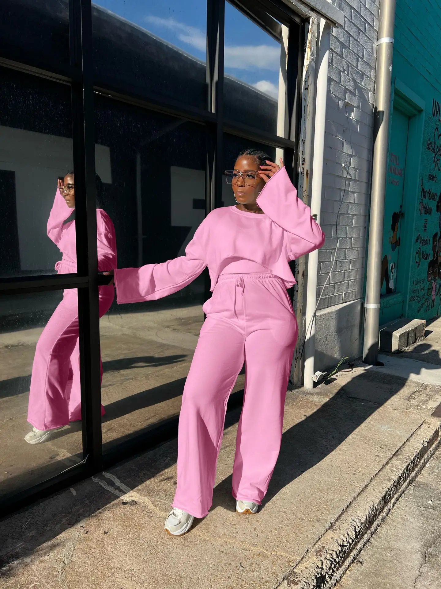 

Женский модный комплект из 2 предметов, осенне-зимний костюм из свитшота, майки и прямых брюк, комплект из 3 предметов, уличный спортивный кос...