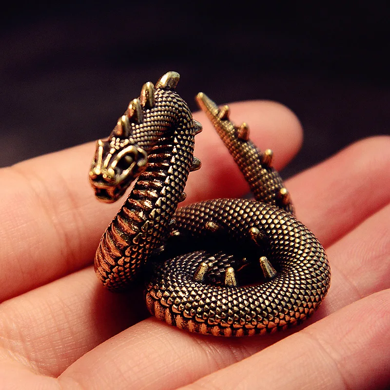 Миниатюрная статуэтка дракона из латуни