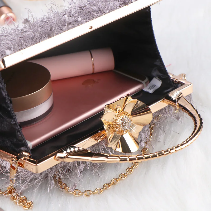 2024 Новая элегантная маленькая квадратная сумка с кисточками женское