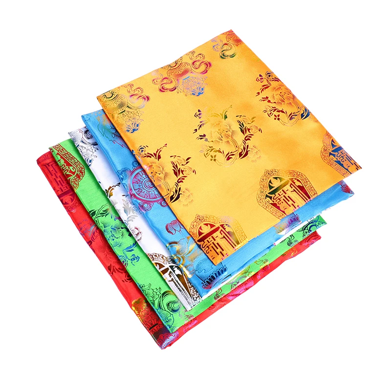 

Молитвенный флаг, размером 260 на 48 см, с разноцветным узором из шелка, 1 шт.