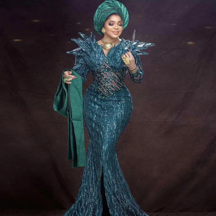 

2023 Prom Dress For Women Green Long Sleeve Sequined Feathers Floor Length V-Neck Vestidos Para Mujer Gala فساتين نسائيه سهره