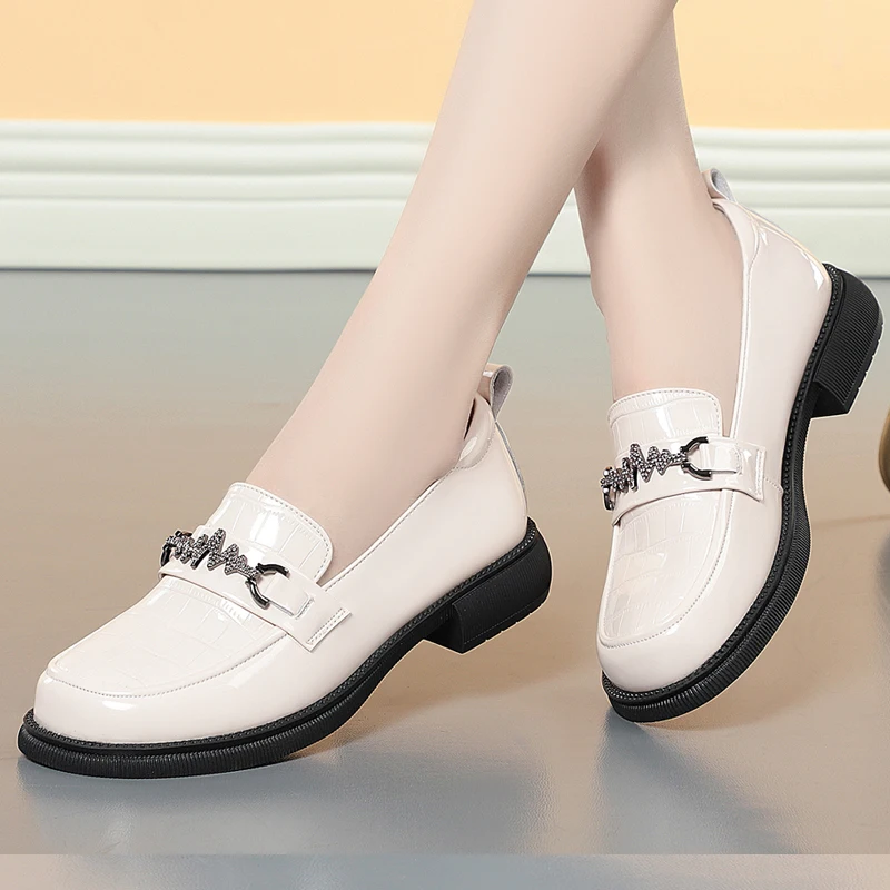 Spring And Autumn New Women's Shoes, Loafer Leather Flat Heel, Thick Soled British Casual Plus-size Middle-aged Mom Single Shoes
