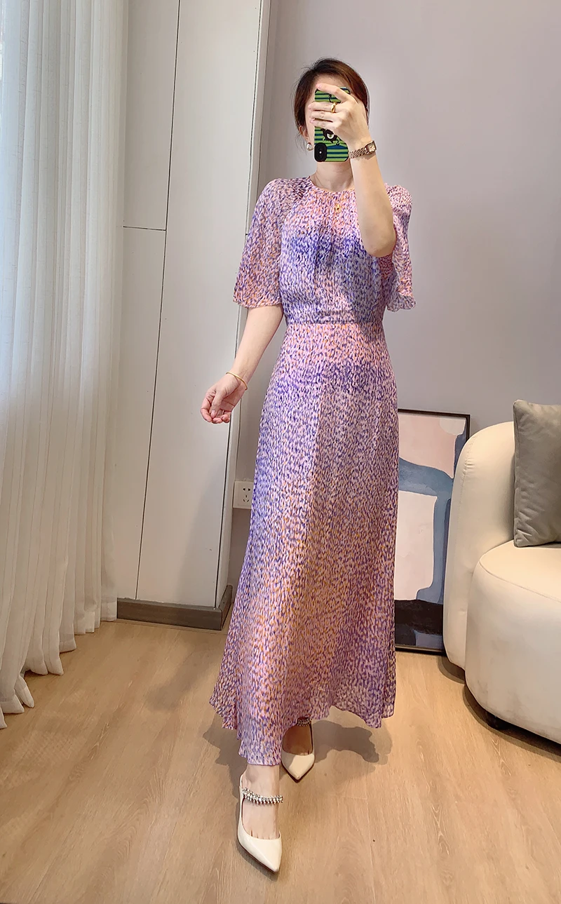 Платье-миди с коротким рукавом принтом и