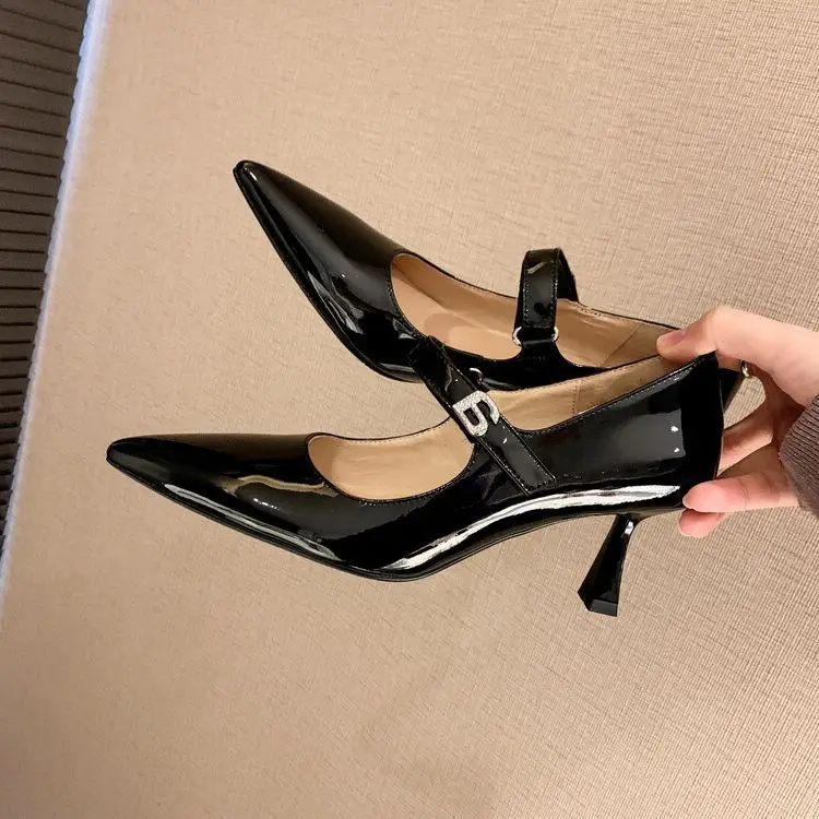 

Женские туфли-лодочки из лакированной кожи, на высоком каблуке