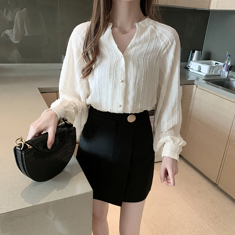 Блузка женская с длинным рукавом и V-образным вырезом D860 | Женская одежда