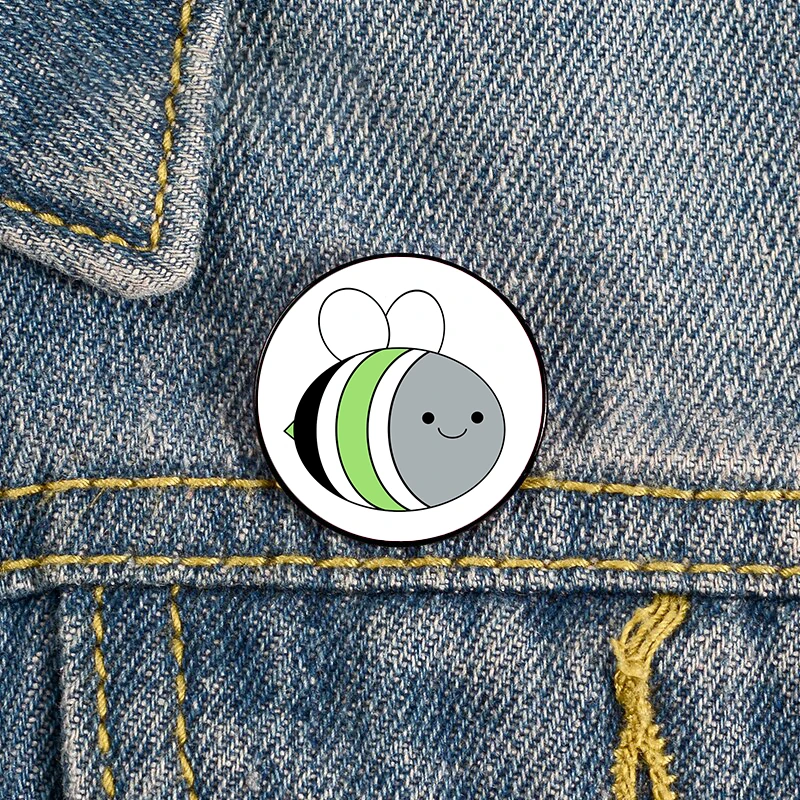 

Happy Bee Agender Pride Pin Custom Brooches Shirt Lapel teacher tote Bag backpacks Badge Cartoon gift brooches pins for women