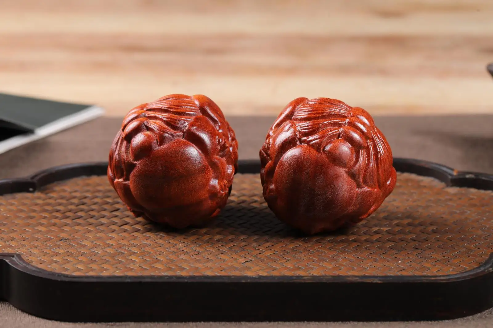 UMQ черное дерево Мужская Ручная игра Pixiu резьба ремесла массаж мяч Руль палисандр