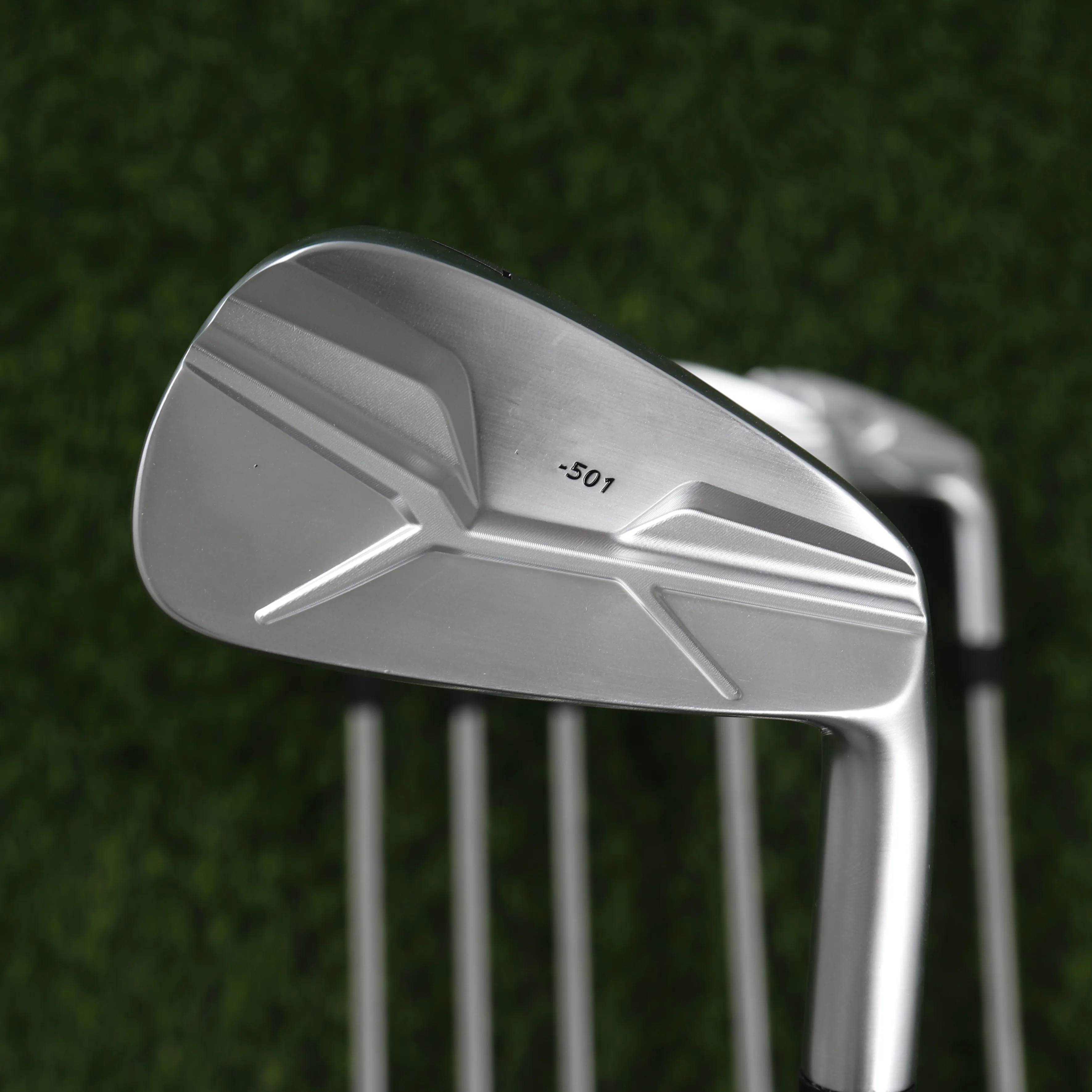 

Men's golf irons -MIURA MC-501 irons set (4 5 6 7 8 9 P ) Regular/Stiff Steel/Graphite Shafts Headcovers golf clubs