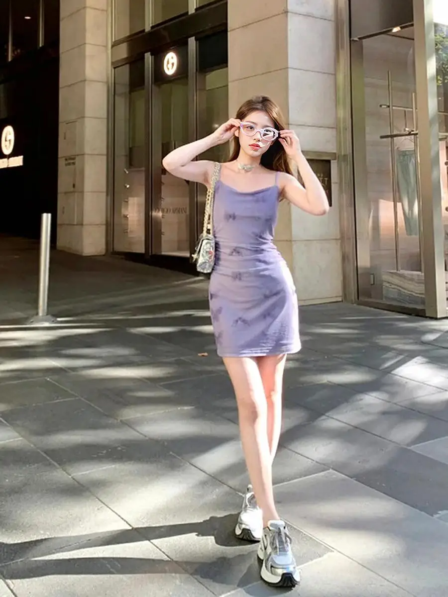 Фиолетовое платье на бретельках для всего тела осеннее новое короткое дизайн