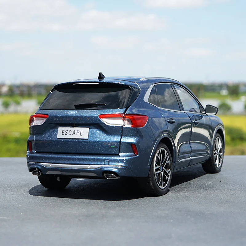 Фото Масштабная модель автомобиля Changan Ford Ruiji ESCAPE 1:18 из сплава, оригинальная №3