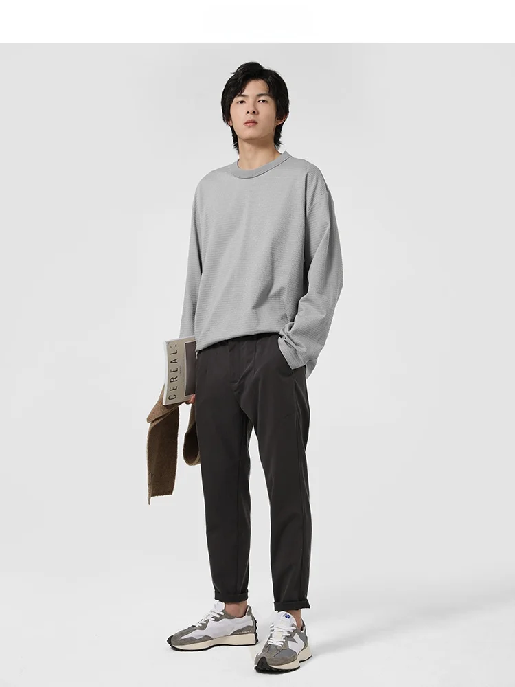 Мужская футболка без маркировки с круглым вырезом белая свободная длинными