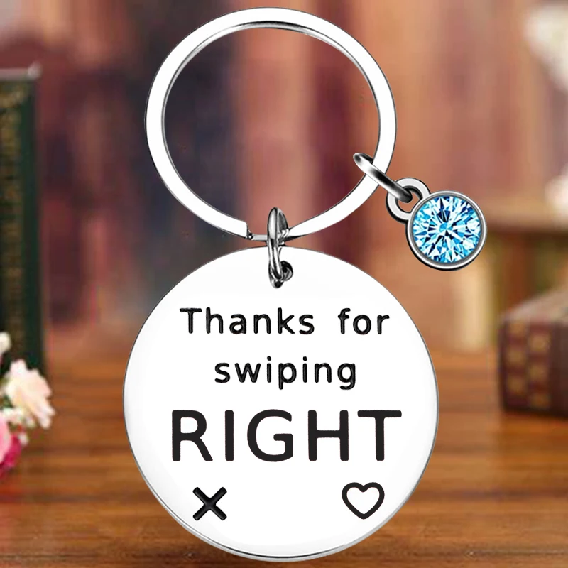 

Металлический брелок-подвеска для пары или подруги