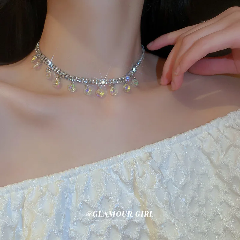 

Color Diamond Set Diamond Round Pendant Necklace Fashionable Personality Design Neck Chain Bone Chain Light Luxury Necklace