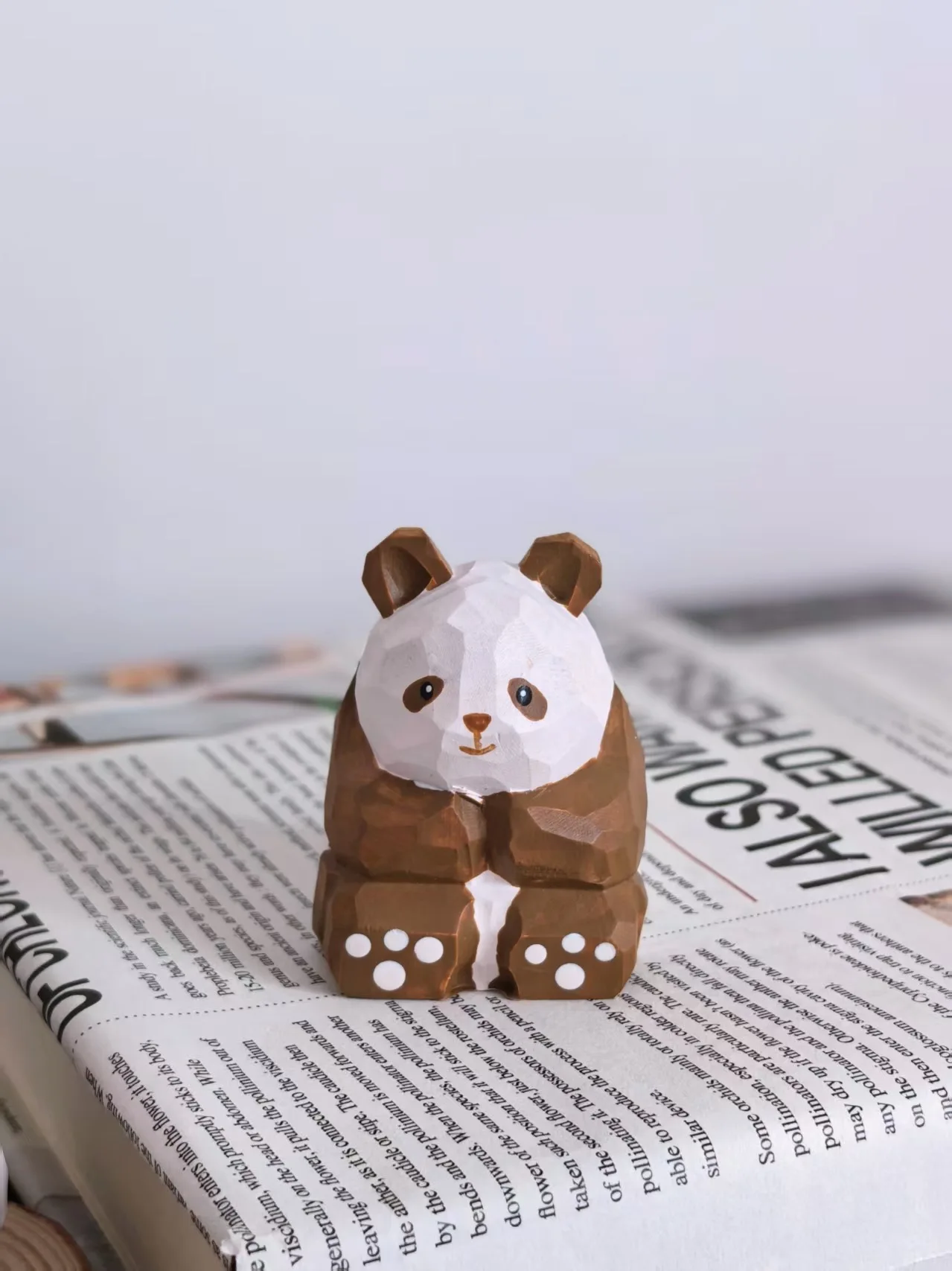 

Деревянная статуэтка панды