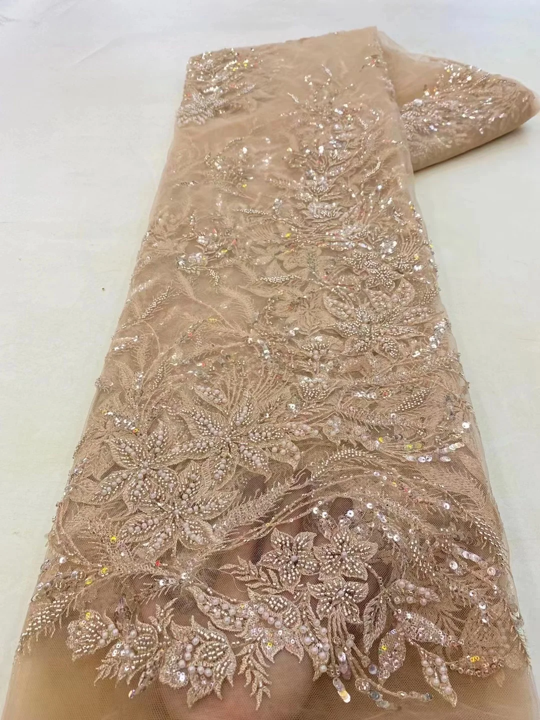 

Африканская Тяжелая вышитая бисером кружевная ткань ручной работы 3D вышивка блестками кружевная ткань для свадебного платья